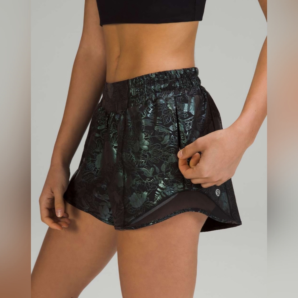 Lululemon hotty hot 4" regular rise